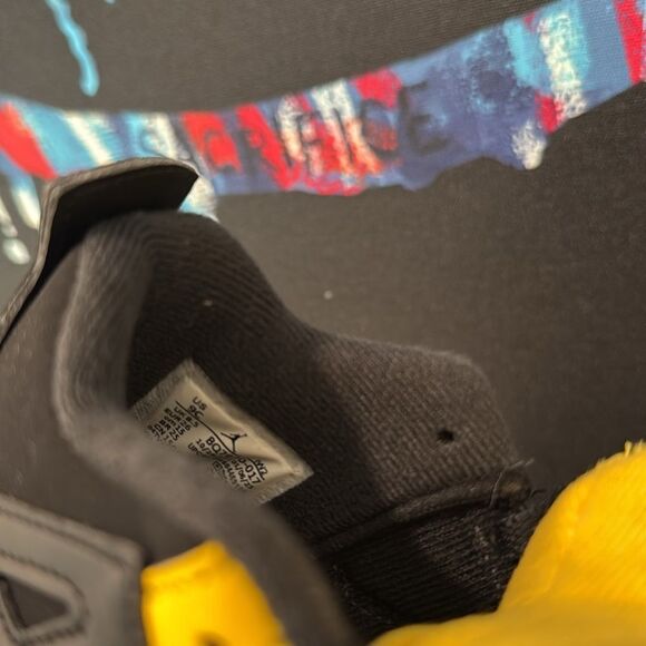 Kids Nike Air Jordan 4 Retro “Thunder” - Picture 8 of 9